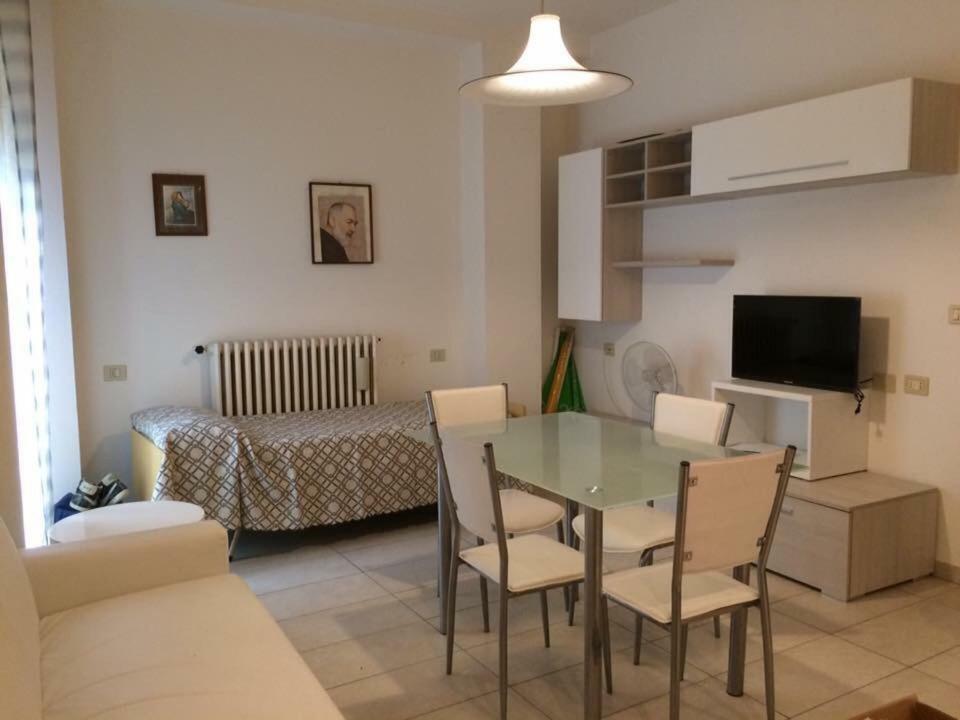 New Prophet Bed & Breakfast Cattolica Dış mekan fotoğraf
